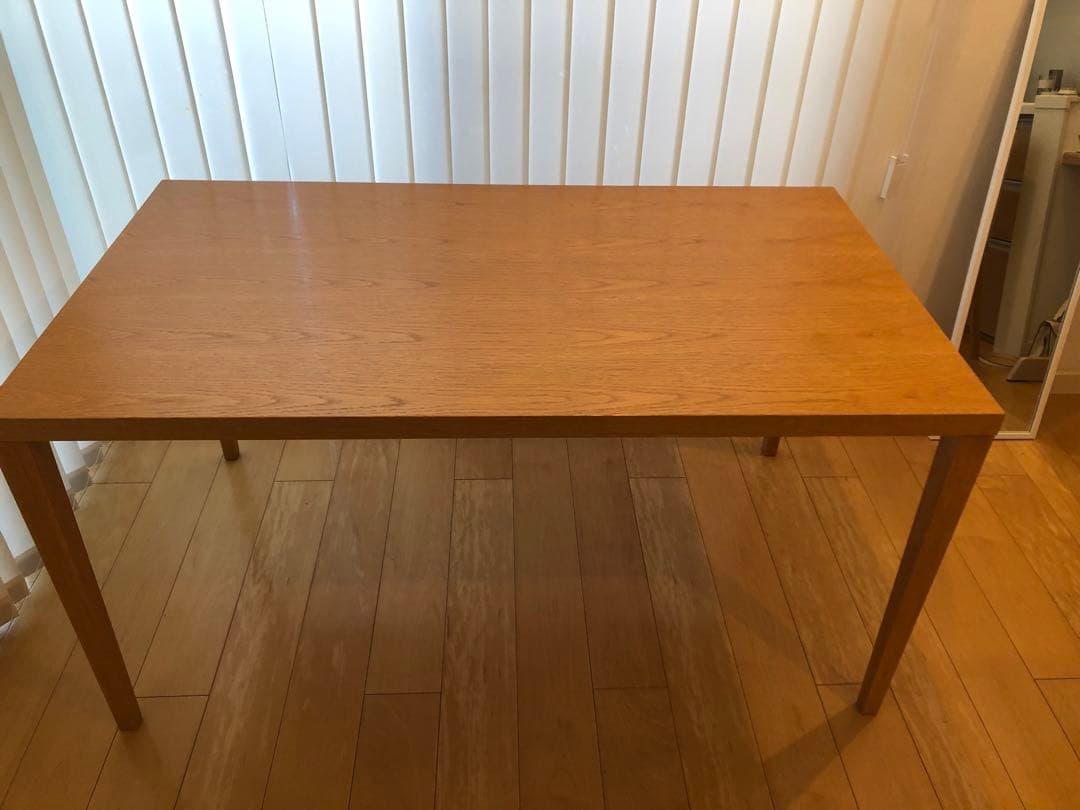 ACTUS 木製ダイニングテーブル