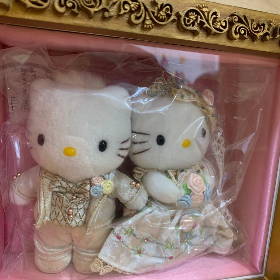 ハローキティ×ダニエルウエディングメモリアルドール額ケースアンティーク2001年