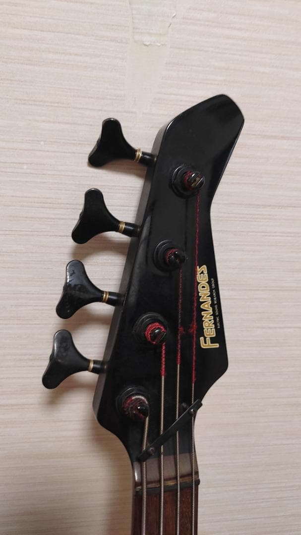 ベース Fernandes Bass