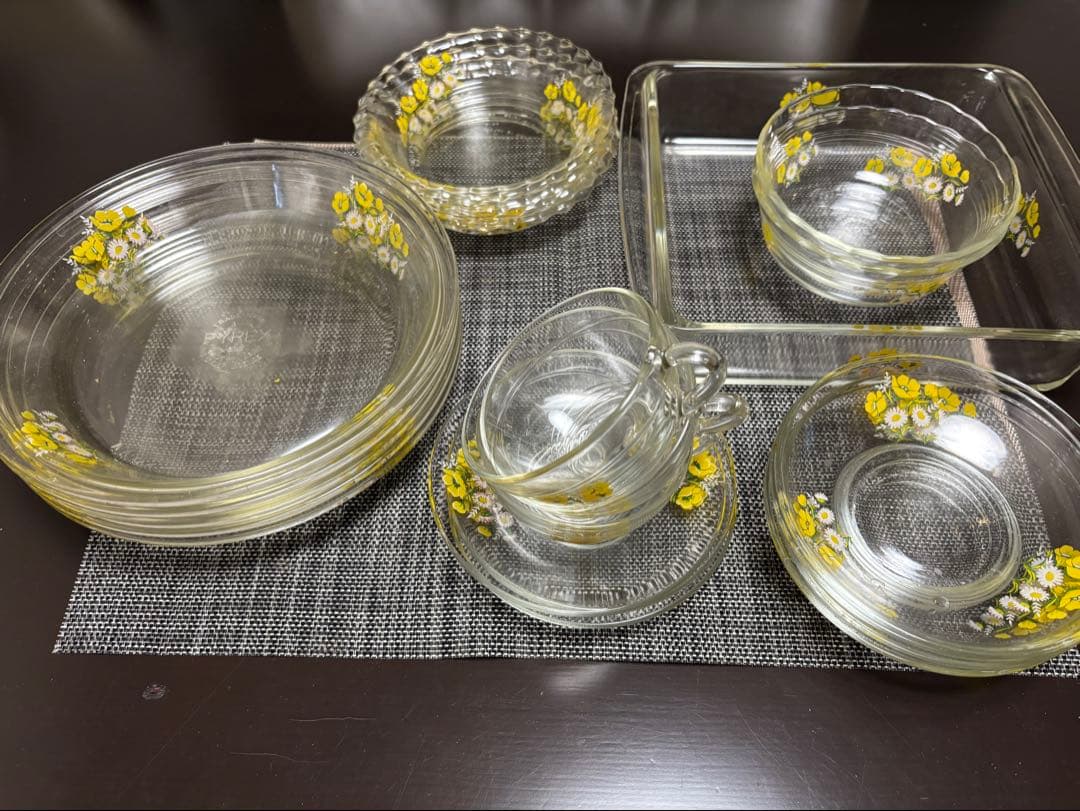 昭和レトロなパイレックス　花柄　耐熱ガラス皿　パイ皿等セット