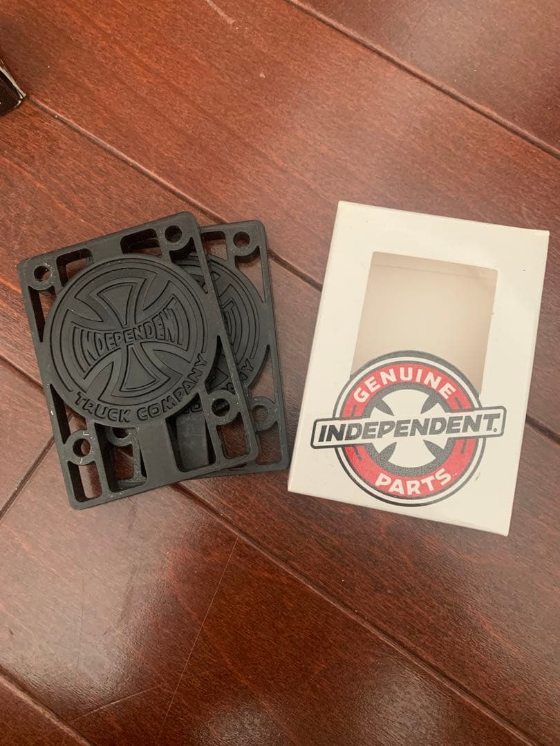 TRACKER DART トラック　BONES ウィール　ベアリング　スケボー