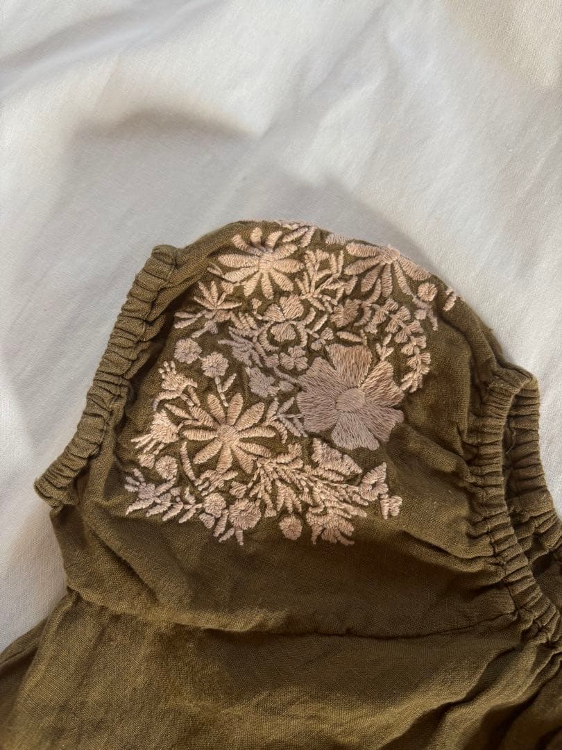 Apolina アポリナ　刺繍入りワンピース 120.130 7-9Y