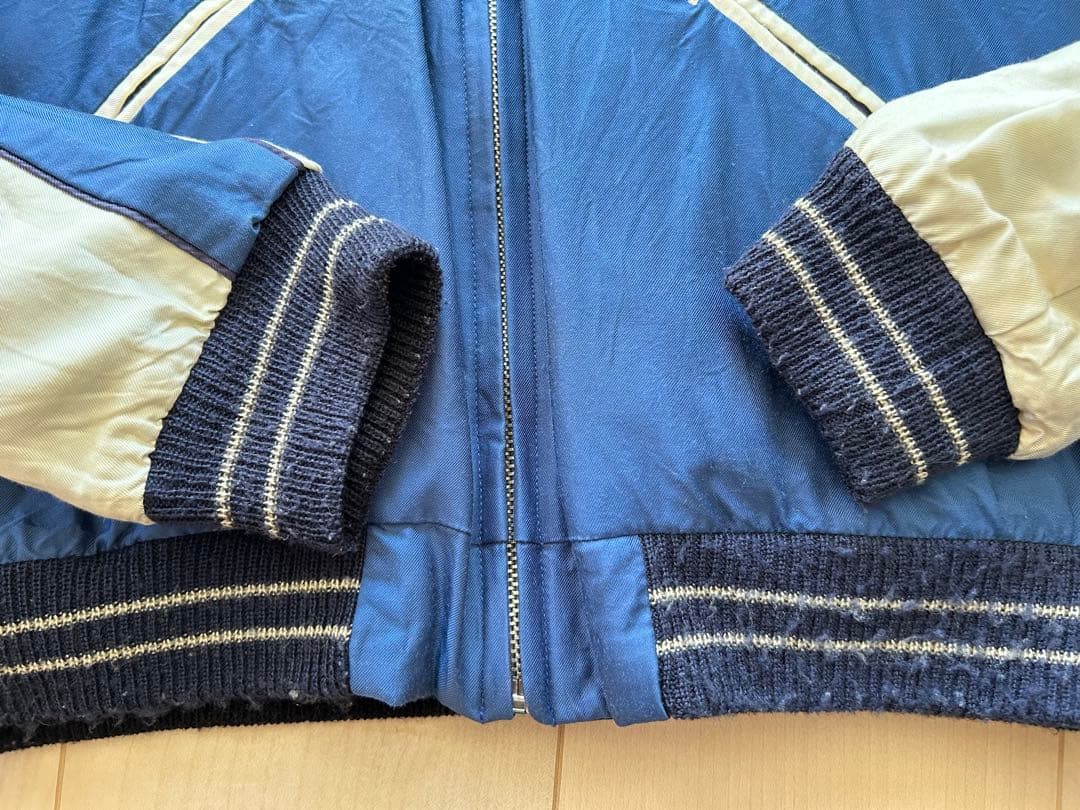 希少　東洋KISS スカジャン 刺繍デザイン