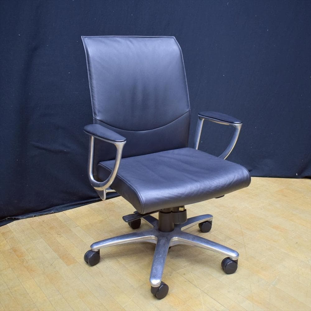 オカムラ　CE56SX　本革　デスクチェア　椅子　イス　事務椅子　役員　社長　B