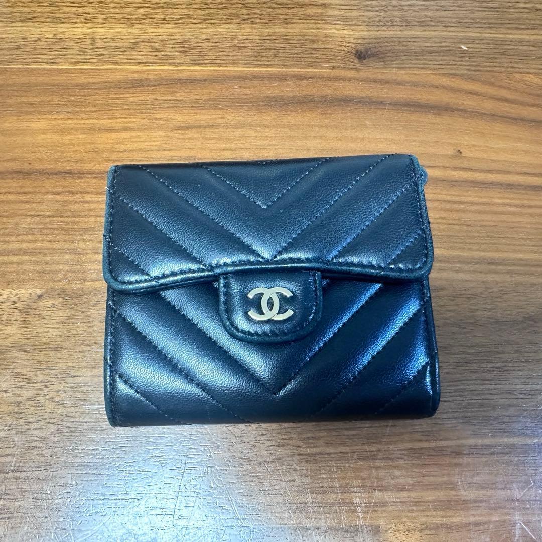 CHANEL ブラック キルティング 三つ折り財布