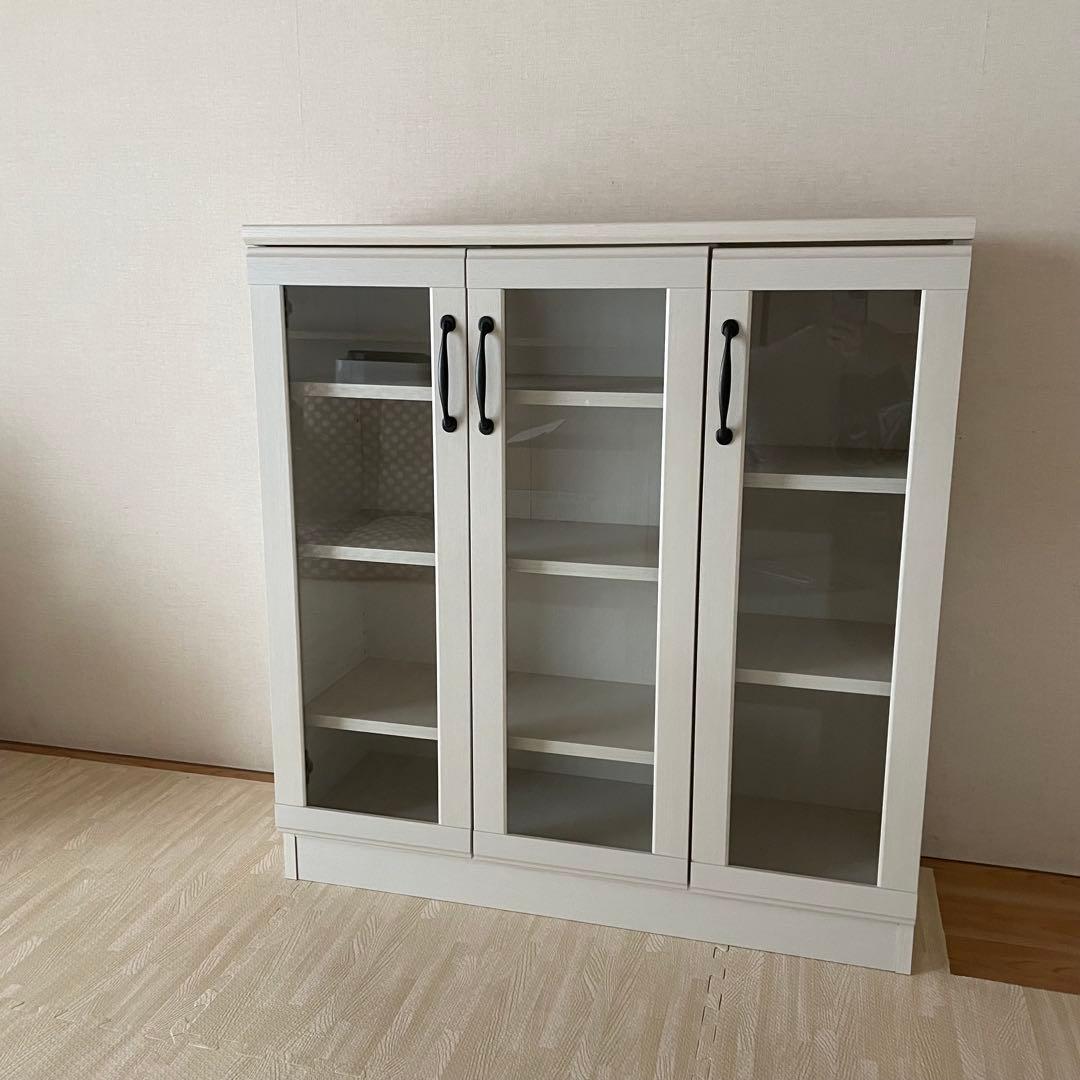 SHRAI STORE キャビネット　ホワイト木製ガラス扉ラック