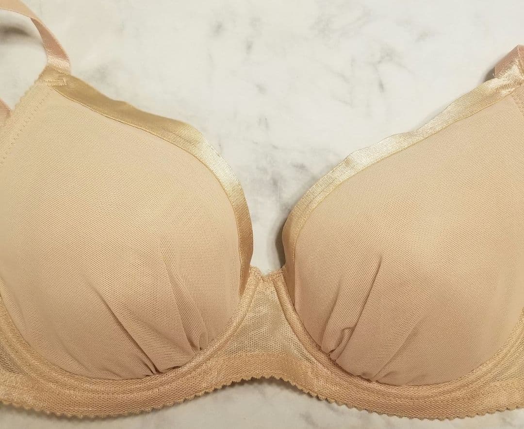 ワコール　小さく見せるブラ2枚セット