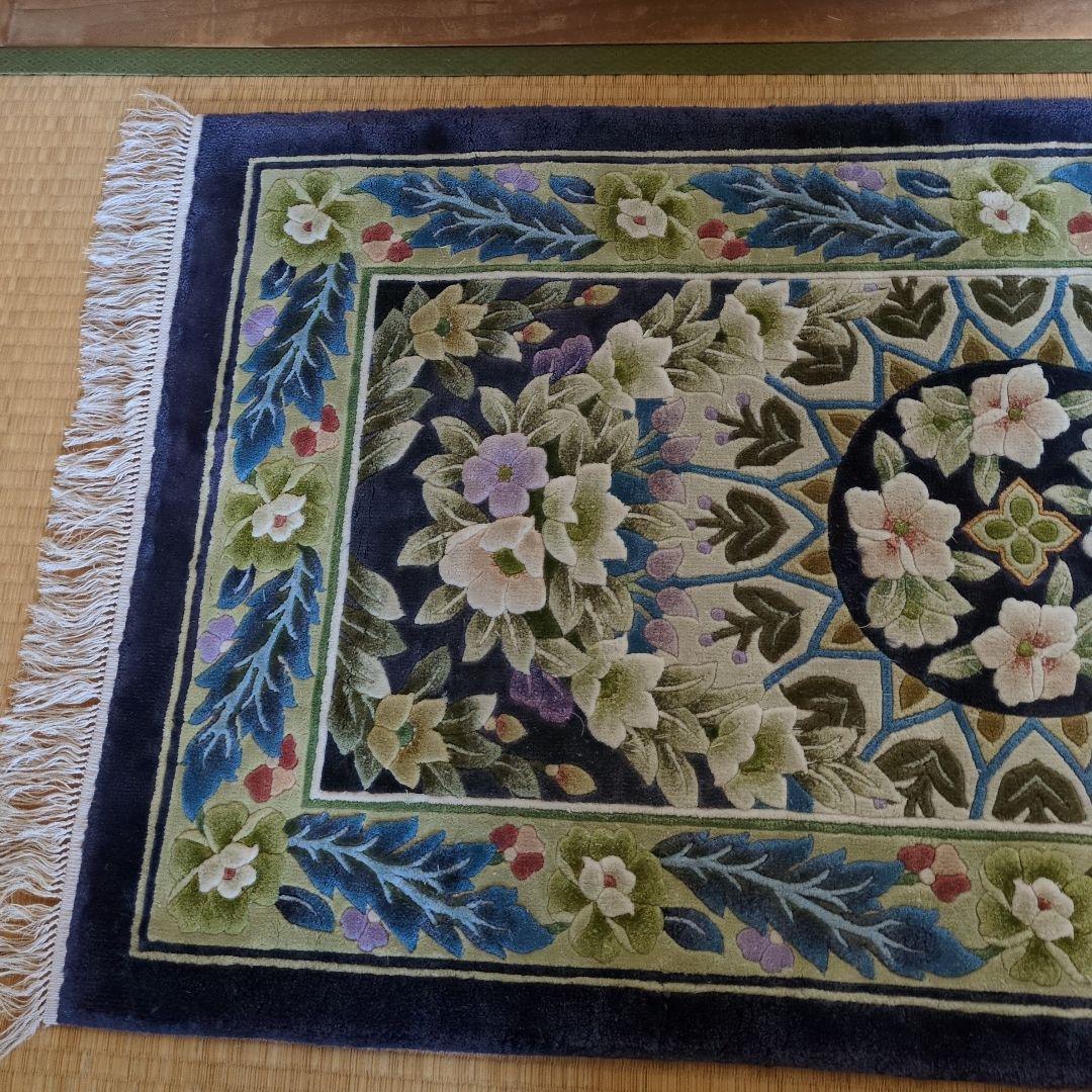 玄関マット　花柄刺繍ネイビーブルー　ラグ