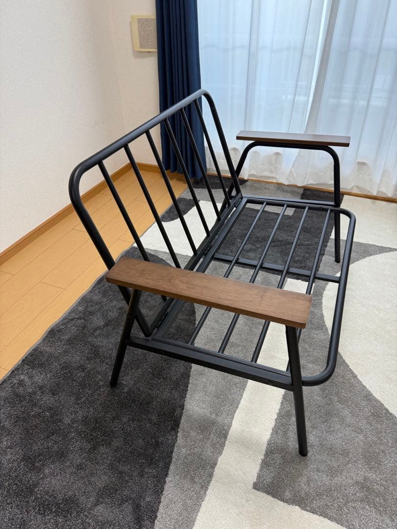 ブラック 2人掛けソファ モダンデザイン