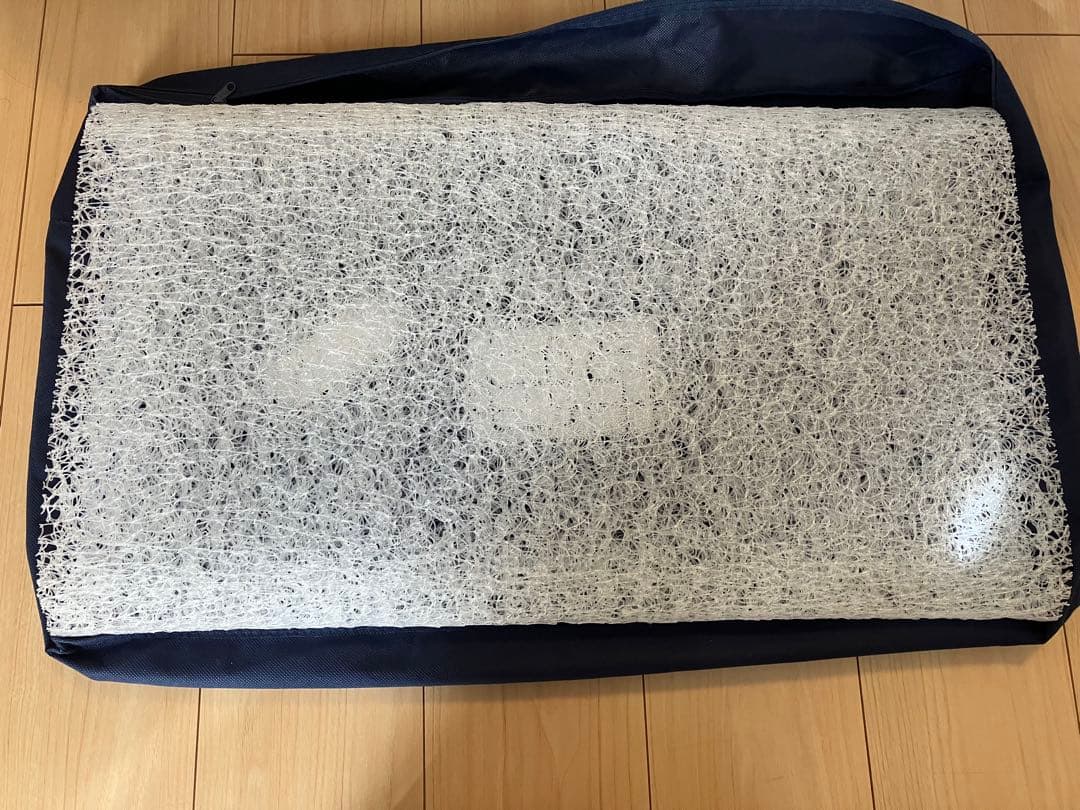 【美品】エアウィーヴ ピロー 最上位モデル S-LINEホワイト 収納バッグ付き