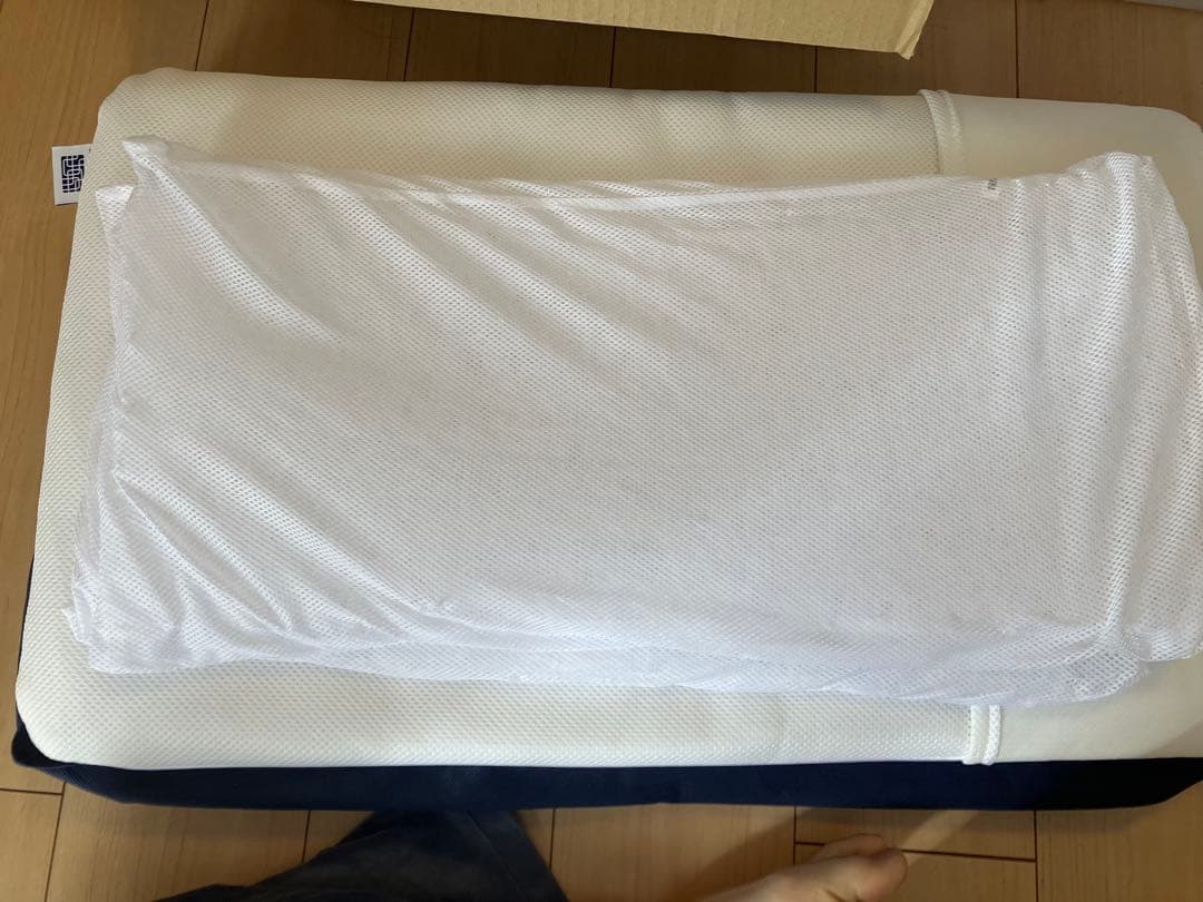 【美品】エアウィーヴ ピロー 最上位モデル S-LINEホワイト 収納バッグ付き