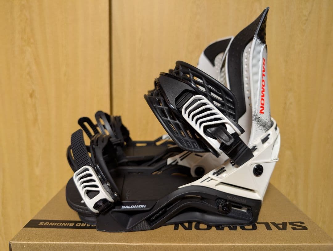 25/26 SALOMON HOLOGRAM ビンディング M SPRAYカラー