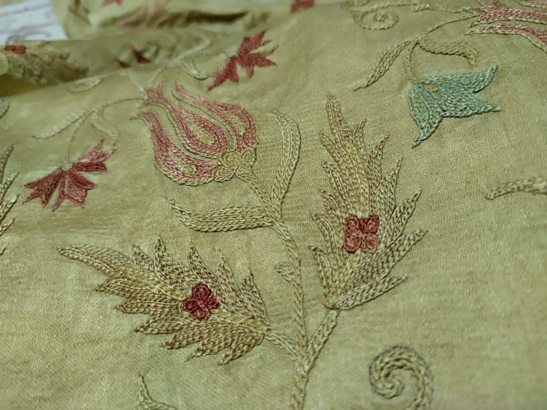 ウズベキスタン スザニ刺繍 シルク