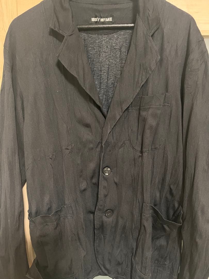 ISSEY MIYAKE イッセイミヤケ　シワ加工ブラックジャケット　プリーツ