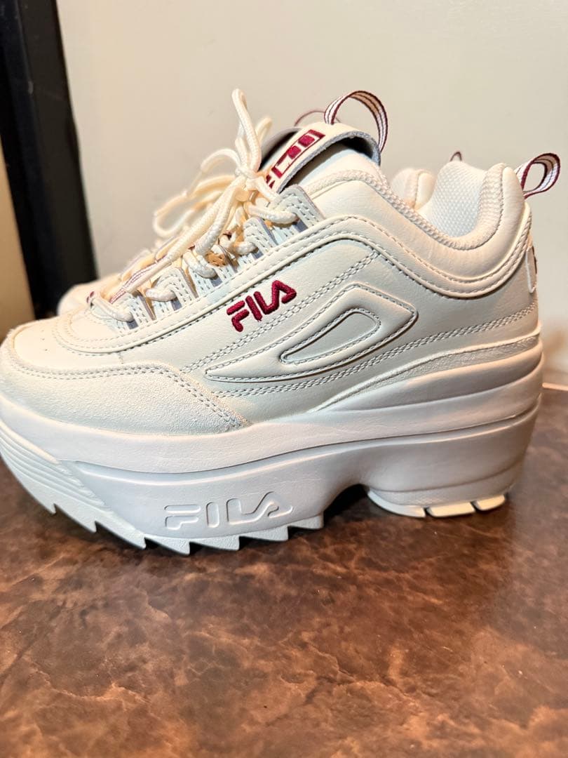 FILA ホワイト 厚底スニーカー 約7cmアップ 23cm（22.5cm向け）