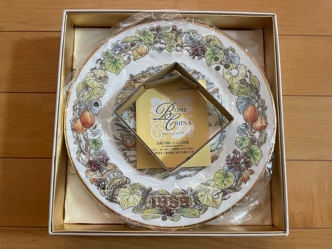 【未使用、希少】ジブリ　となりのトトロ　イヤリープレート　1999年