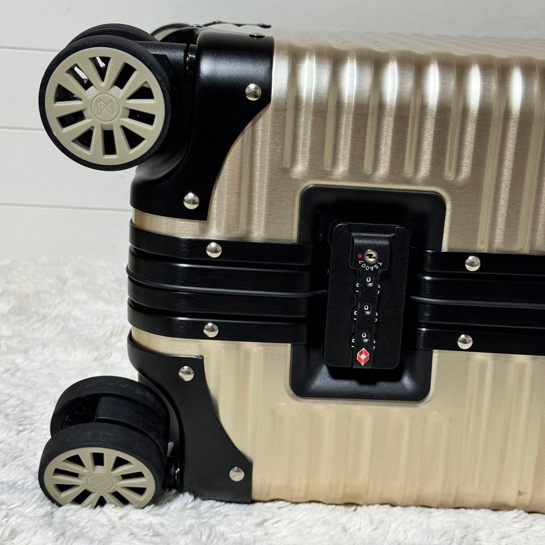 未使用品✨LANZZO ランツォ　スーツケース　Norman ゴールド　アルミ