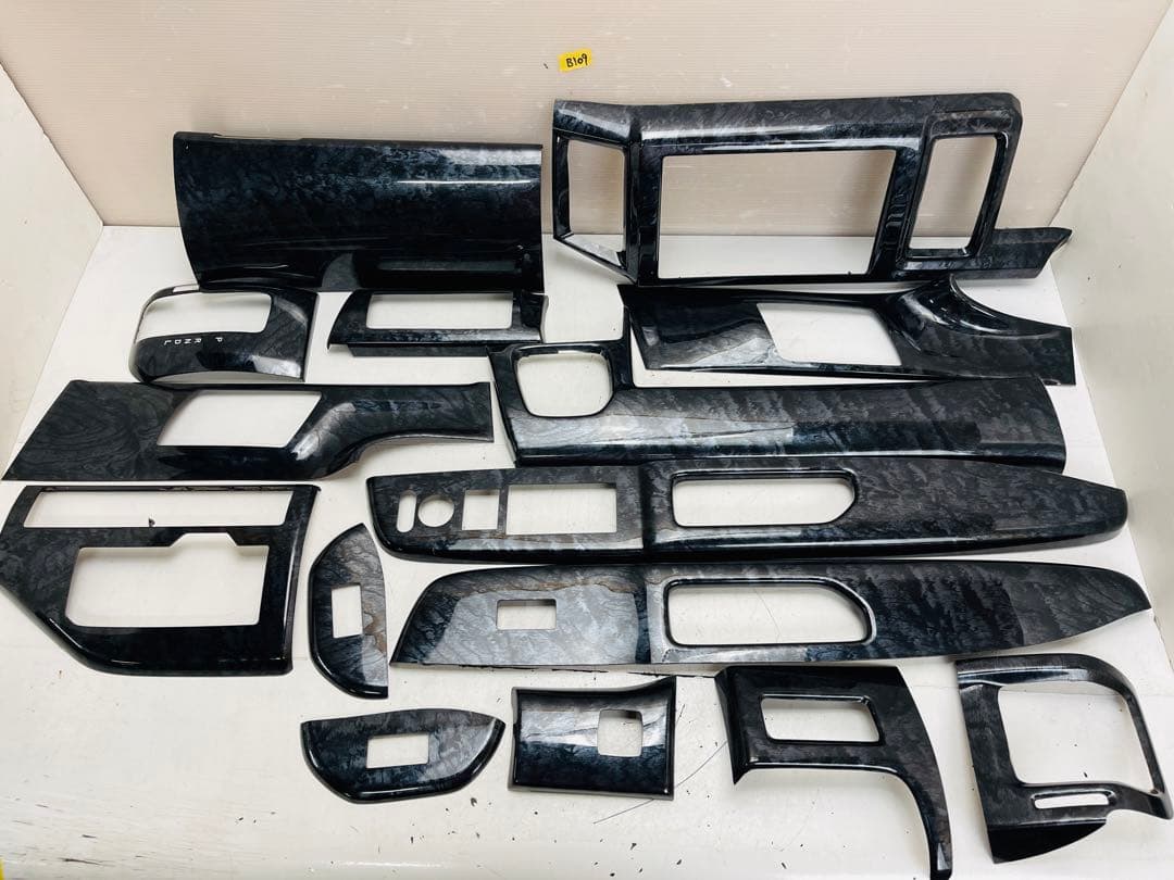 ホンダ ステップワゴン RK1/2/5用 ブラックウッドグレインインテリアパネル