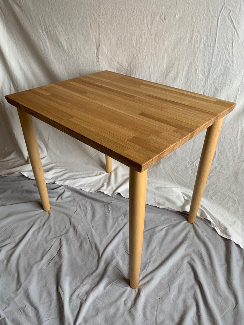 新品手作り、木製スクエアテーブル
