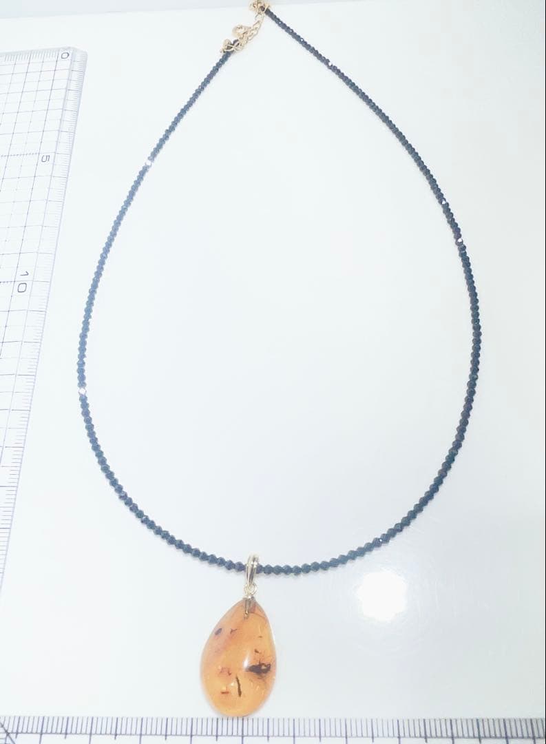 琥珀虫入りペンダントブラックスピネルネックレスNO25-2406