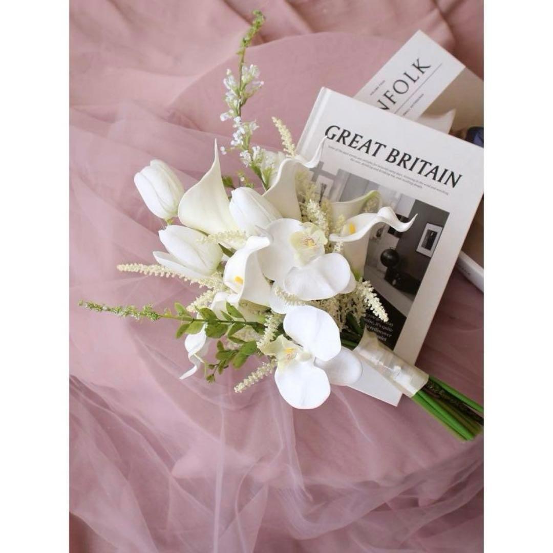 造花 ブーケ 白いチューリップとランの花束【ブートニア付き】