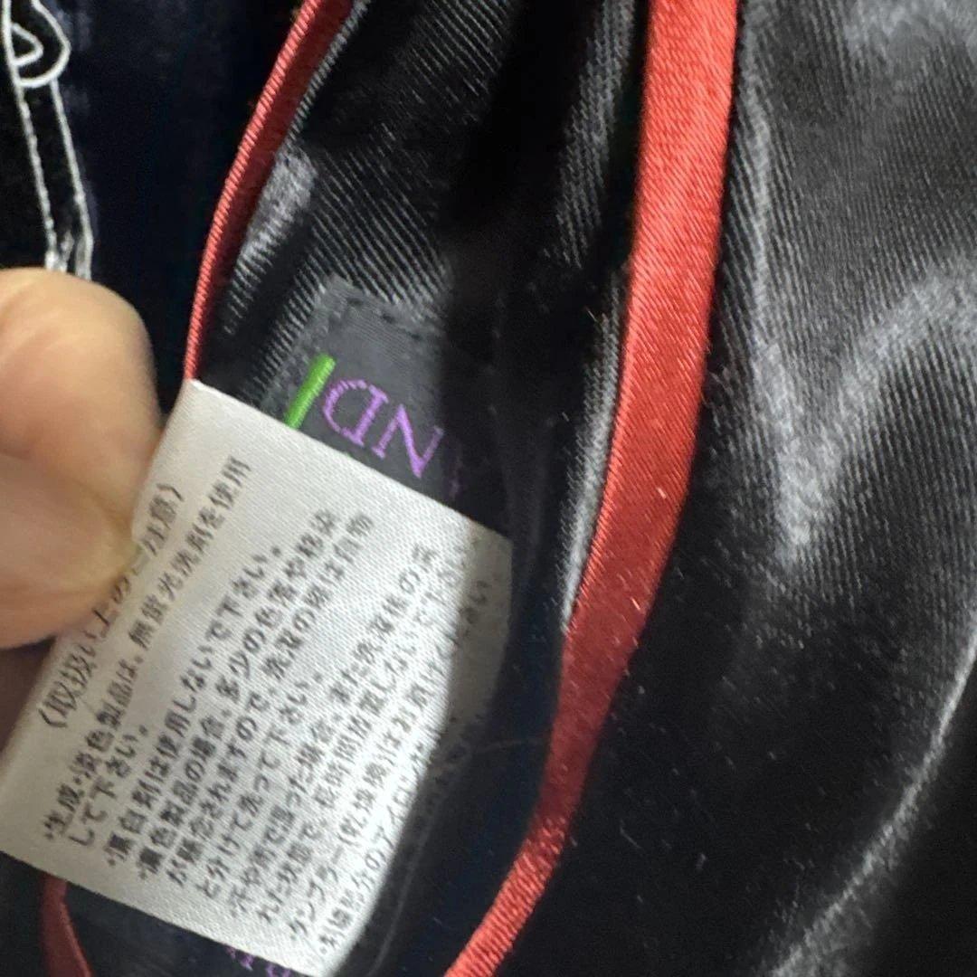 サテン素材 スカジャン 黒/赤刺繍