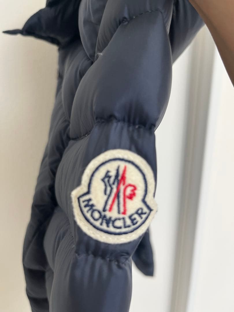 clean　MONCLER ネイビー ダウンジャケット フード付き