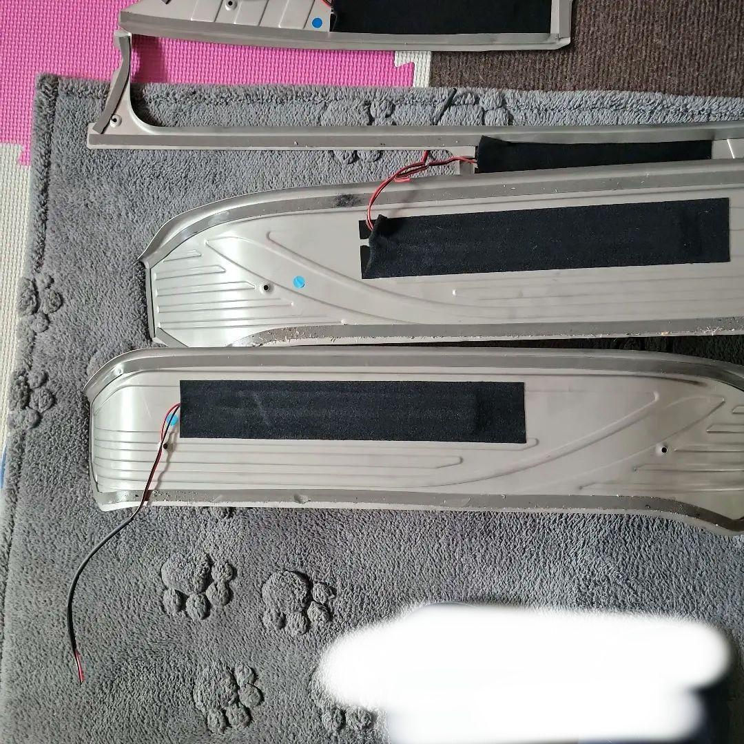 アルファード30系　スカッフプレート とドアインナーカバー