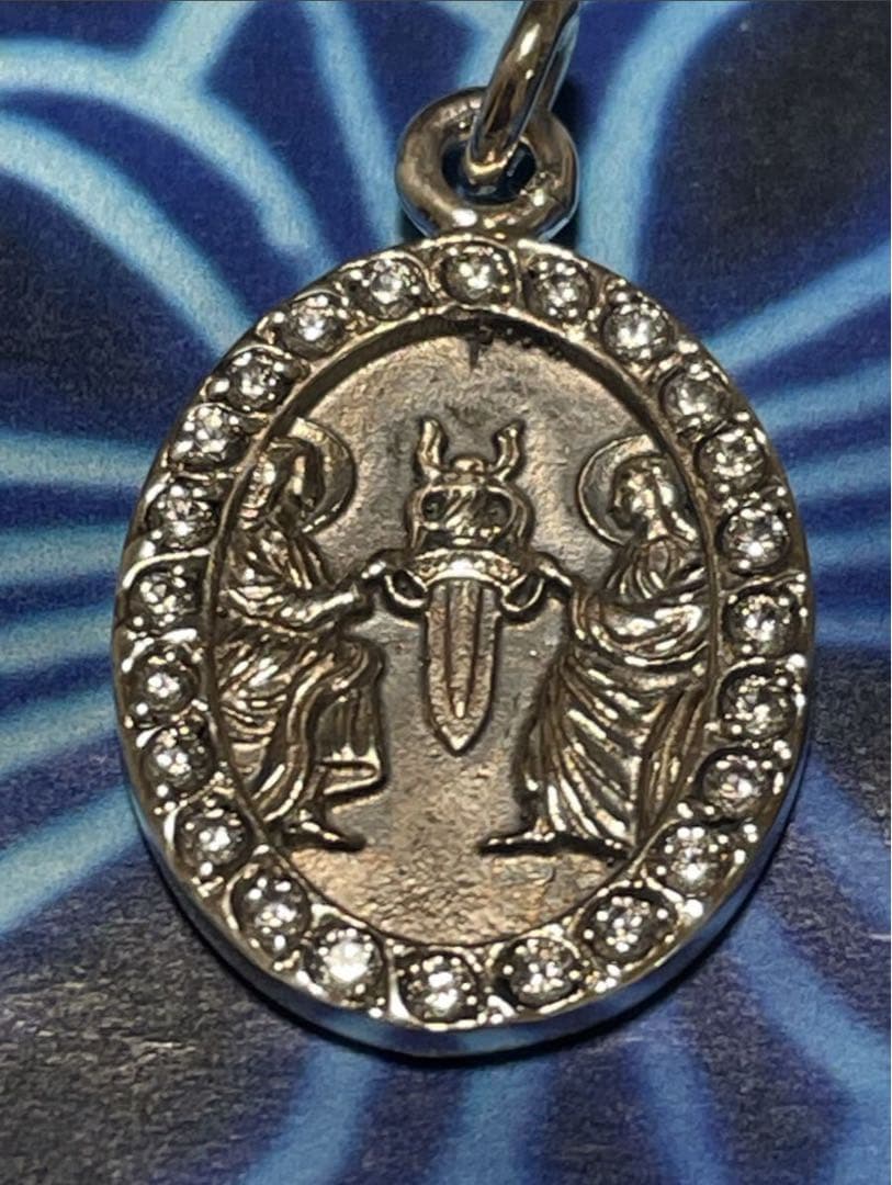 クロムハーツ　エンジェルメダルオーバルV2 シルバー925 ダイヤ　パヴェ