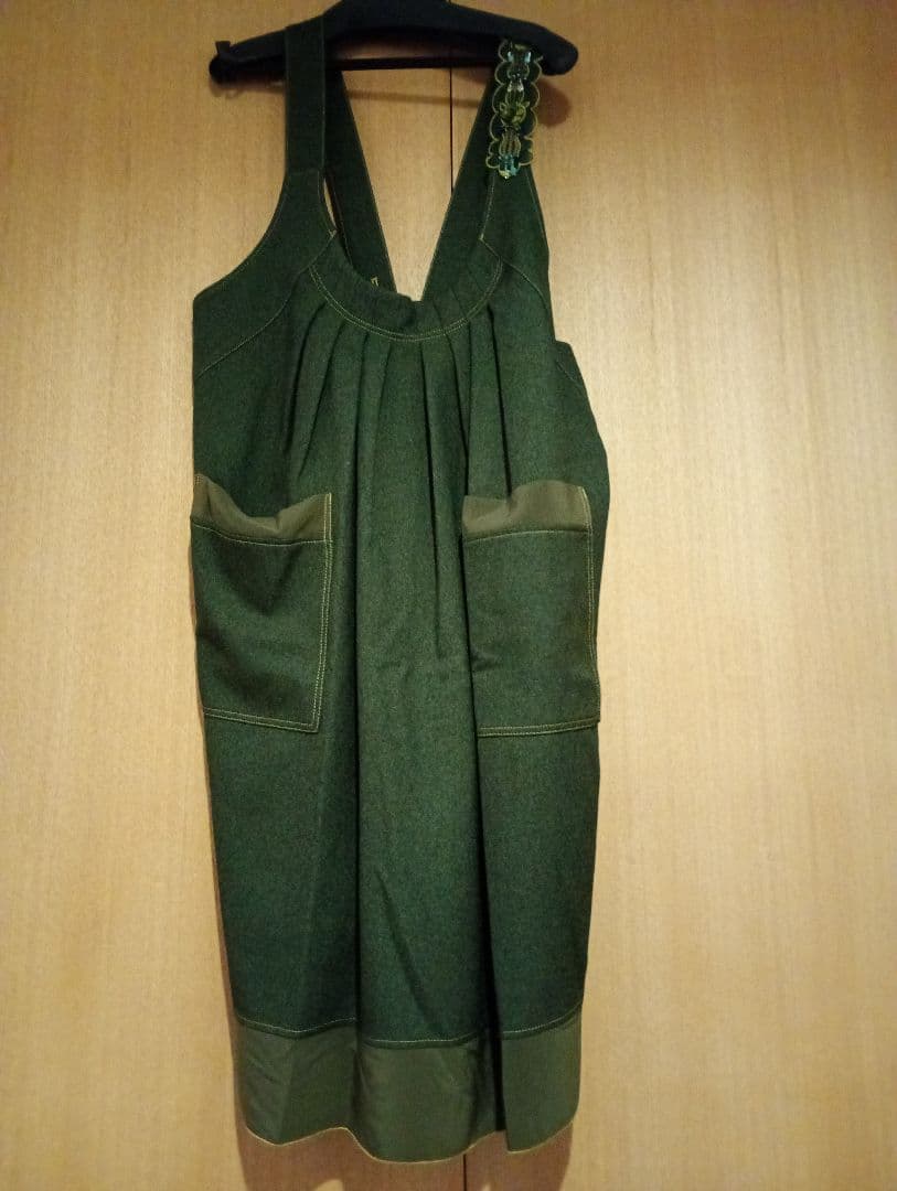 アルベロベロ　新品未使用　　　　　　グリーン ビーズ刺繍 エプロンドレス