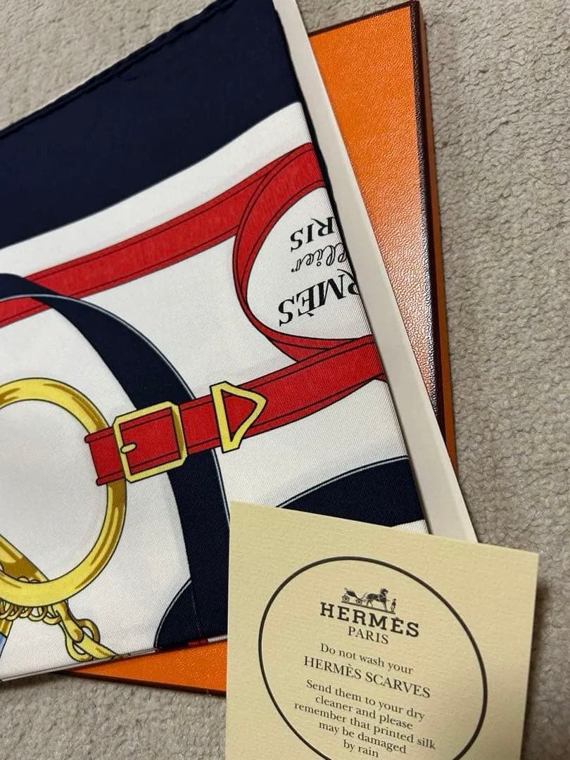 箱開封済未使用　HERMES エルメス スカーフ