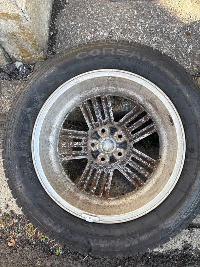 E51エルグランドライダー純正ホイール　スタッドレスタイヤ付215/60R17