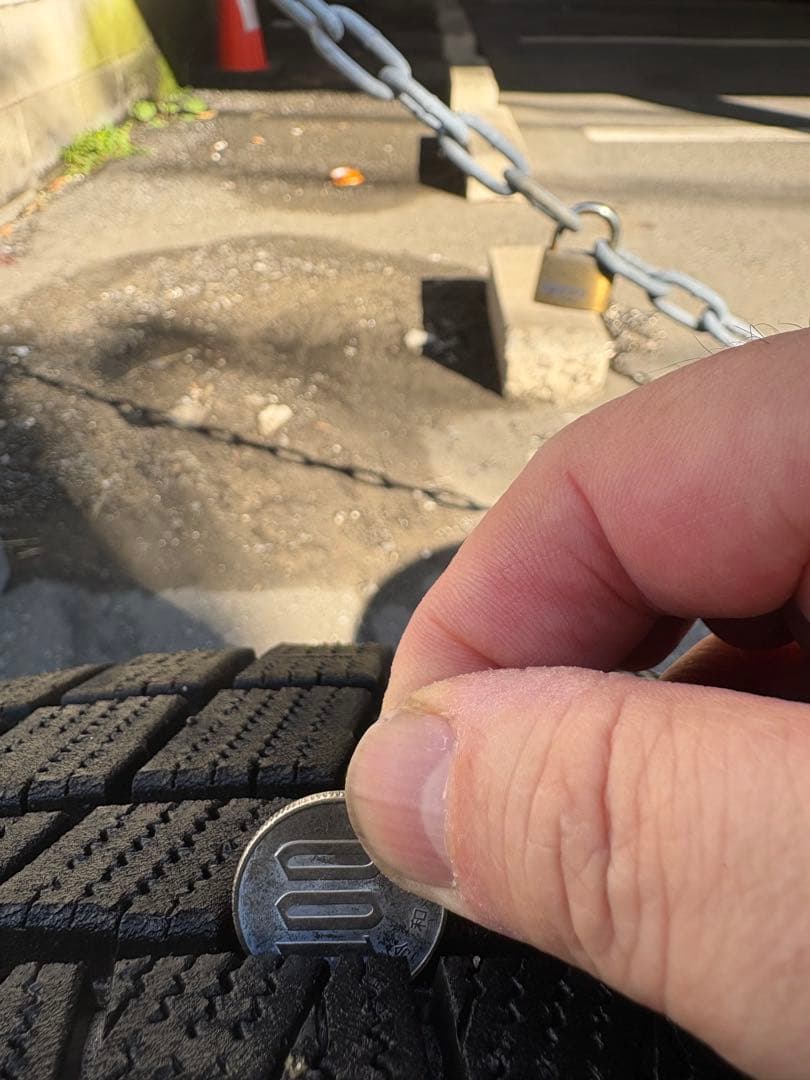 E51エルグランドライダー純正ホイール　スタッドレスタイヤ付215/60R17