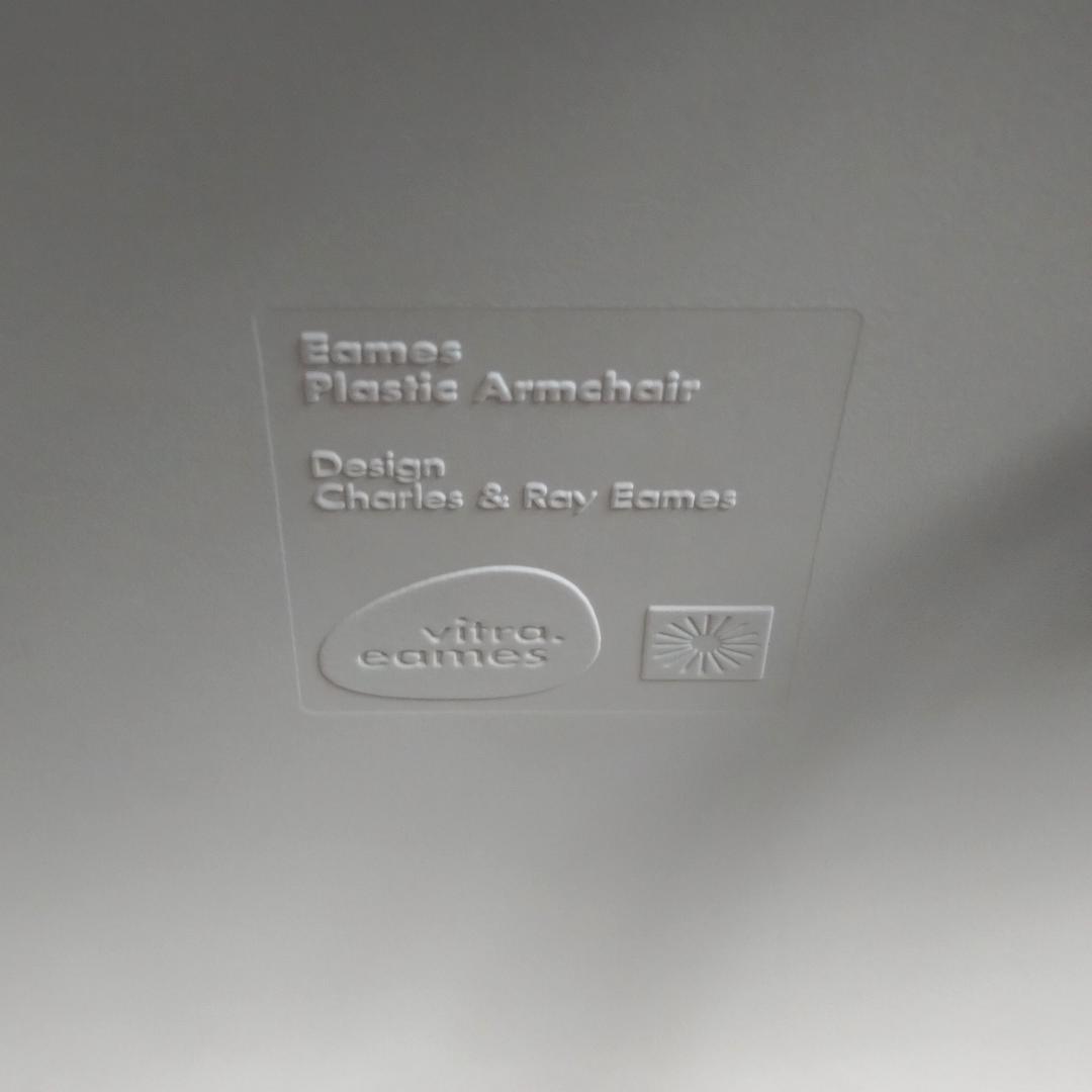 ハーマンミラー　イームズ　アームシェルチェア　座面シート付