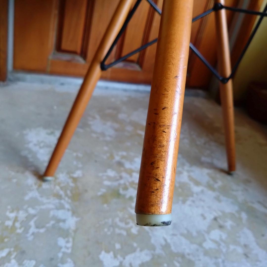 ハーマンミラー　イームズ　アームシェルチェア　座面シート付