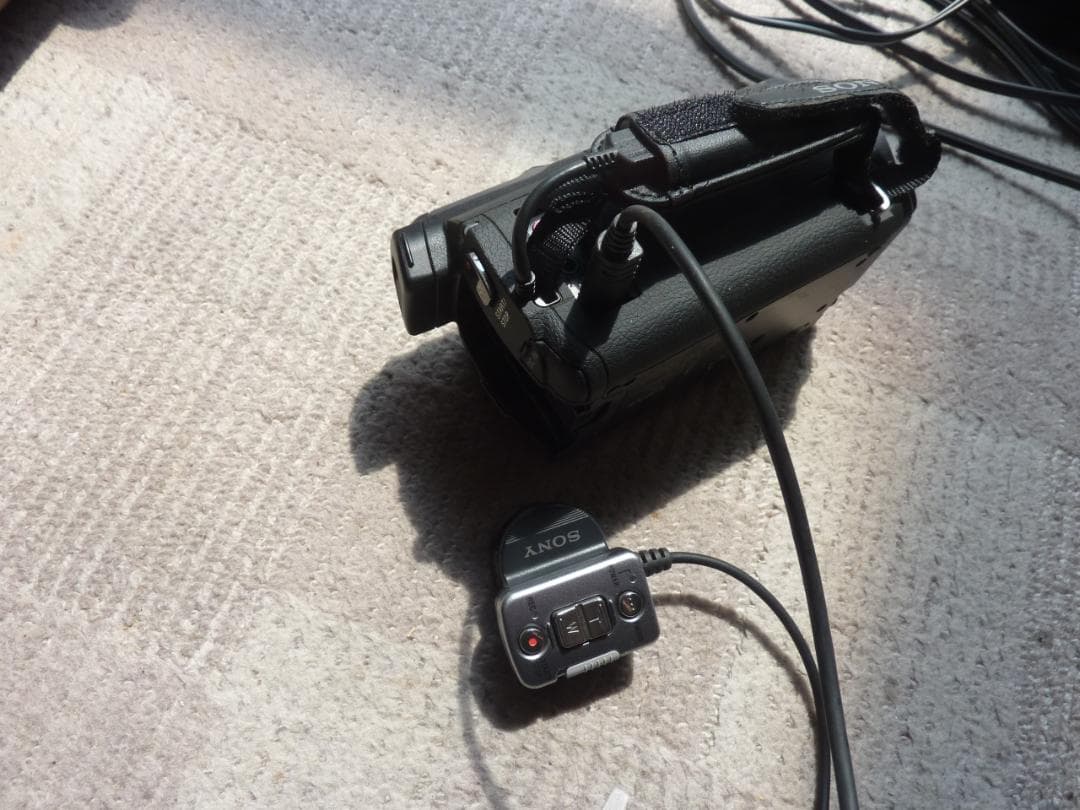 値下します。SONY ハンディカム　HDR-PJ760V　三脚付き　中古品