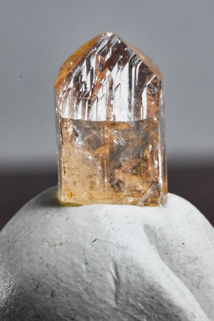 パキスタン カトラン産 ピンクトパーズ単結晶