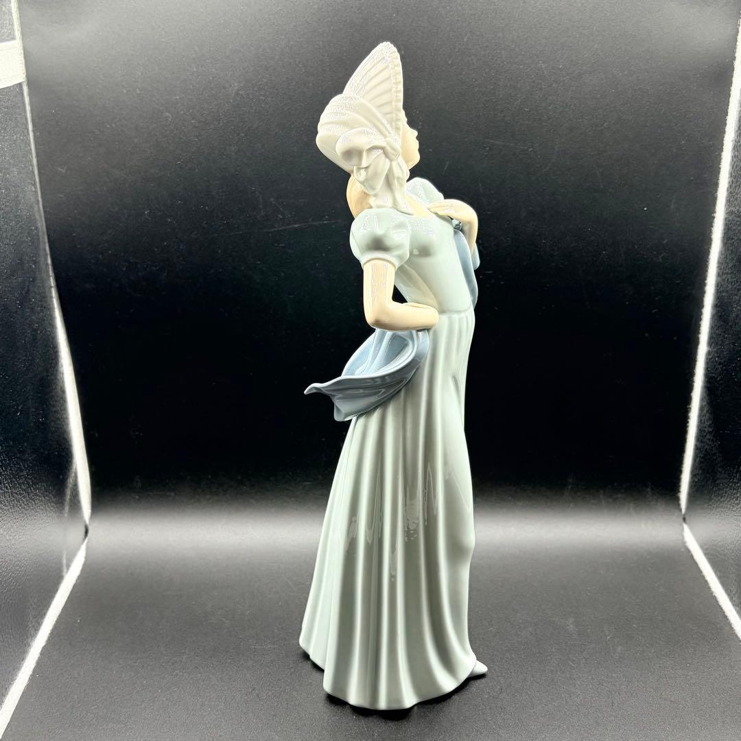 リヤドロ NAO 帽子をかぶった貴婦人 フィギュリン LLADRO 人形 置物