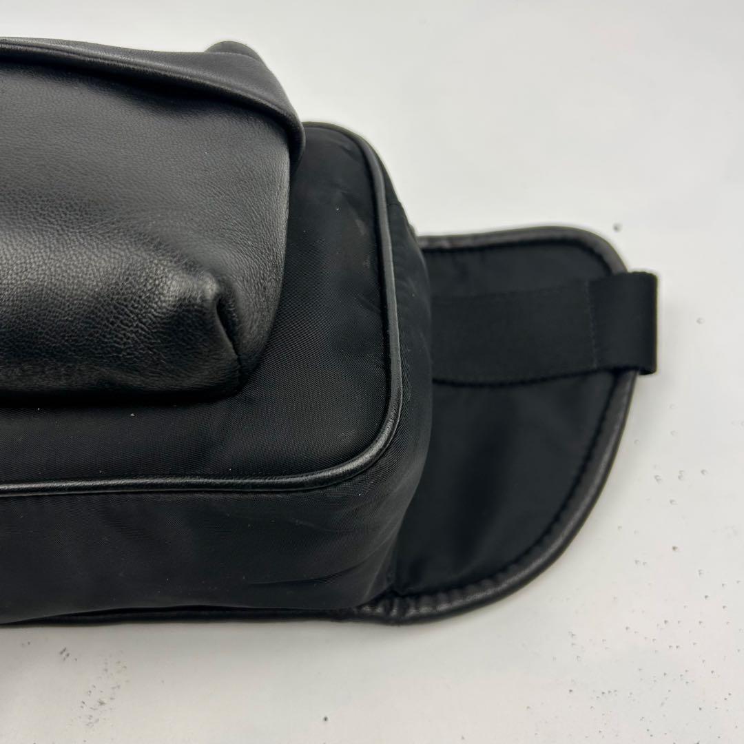 【美品】モンクレール　ウエストポーチ　ボディバッグ　レザー　ナイロン　ロゴ　黒