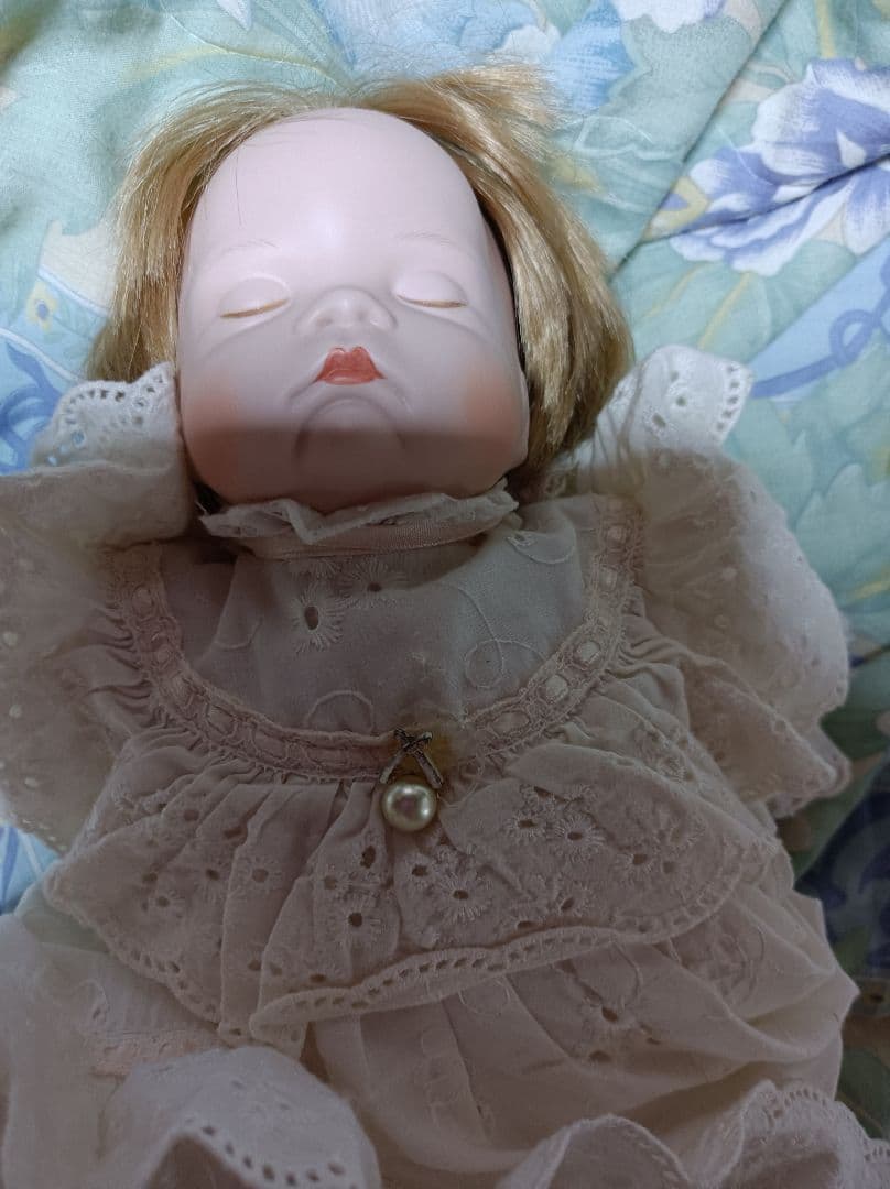 ドイツ スリーピングベビービスクドール赤ちゃん人形 陶器人形アンティークドール