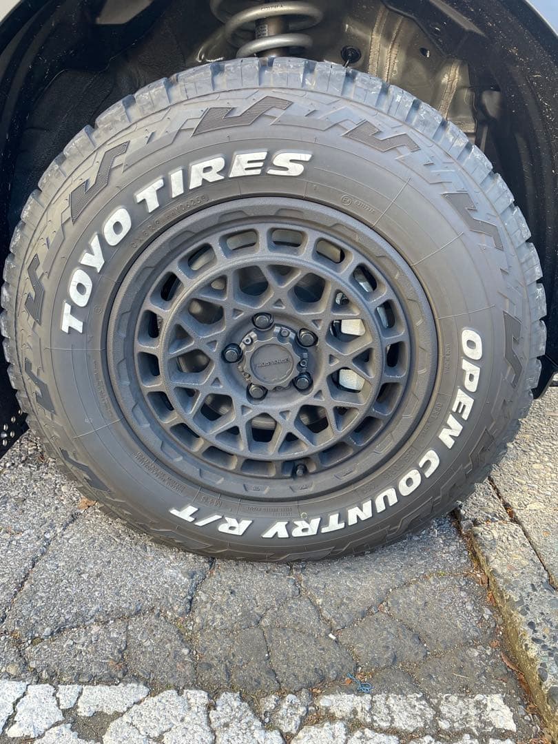 まめまめ様　TOYOTIRES OPENCOUNTRY R/T 235/70