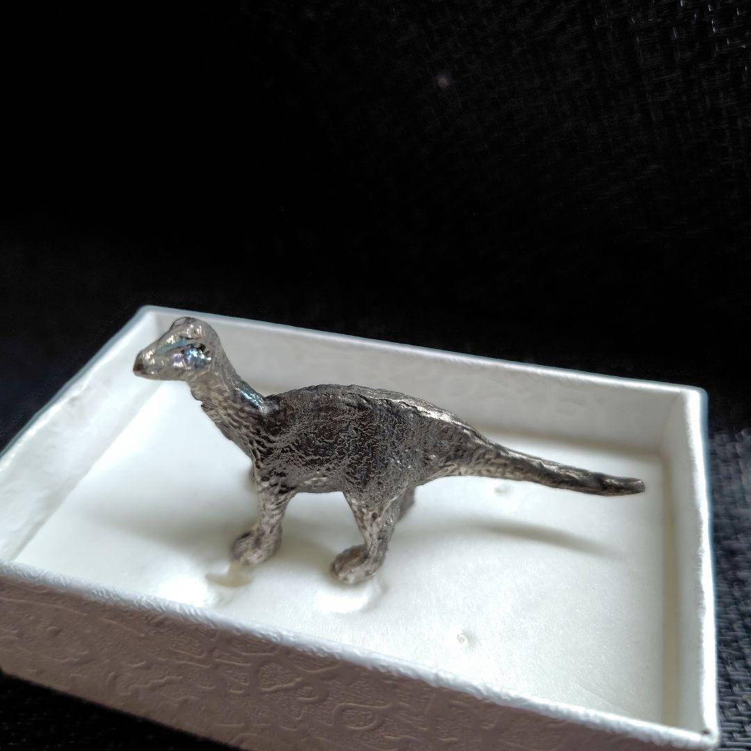 シルバーイグアノドン約6cm 箱付き