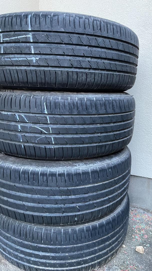 NISSAN 日産　エルグランド　夏用タイヤ　４本　ホイール付き