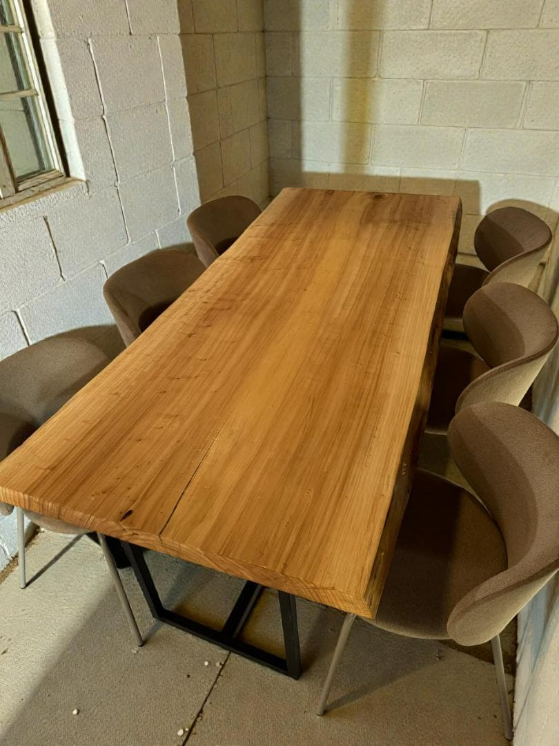 柳一枚板ダイニング 2060mm｜柔らかな木肌の上質天板