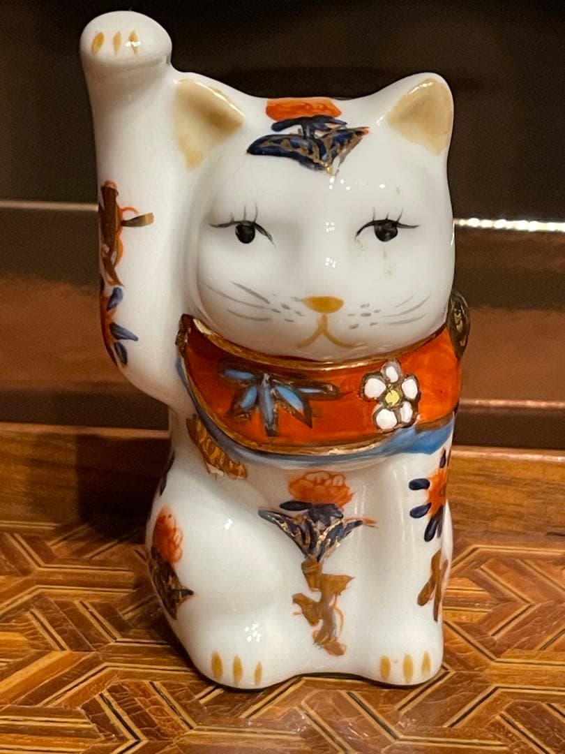 【美品】猫　白猫　招き猫　骨董　陶器　置物　インテリア　工芸品　美術品　伊万里焼