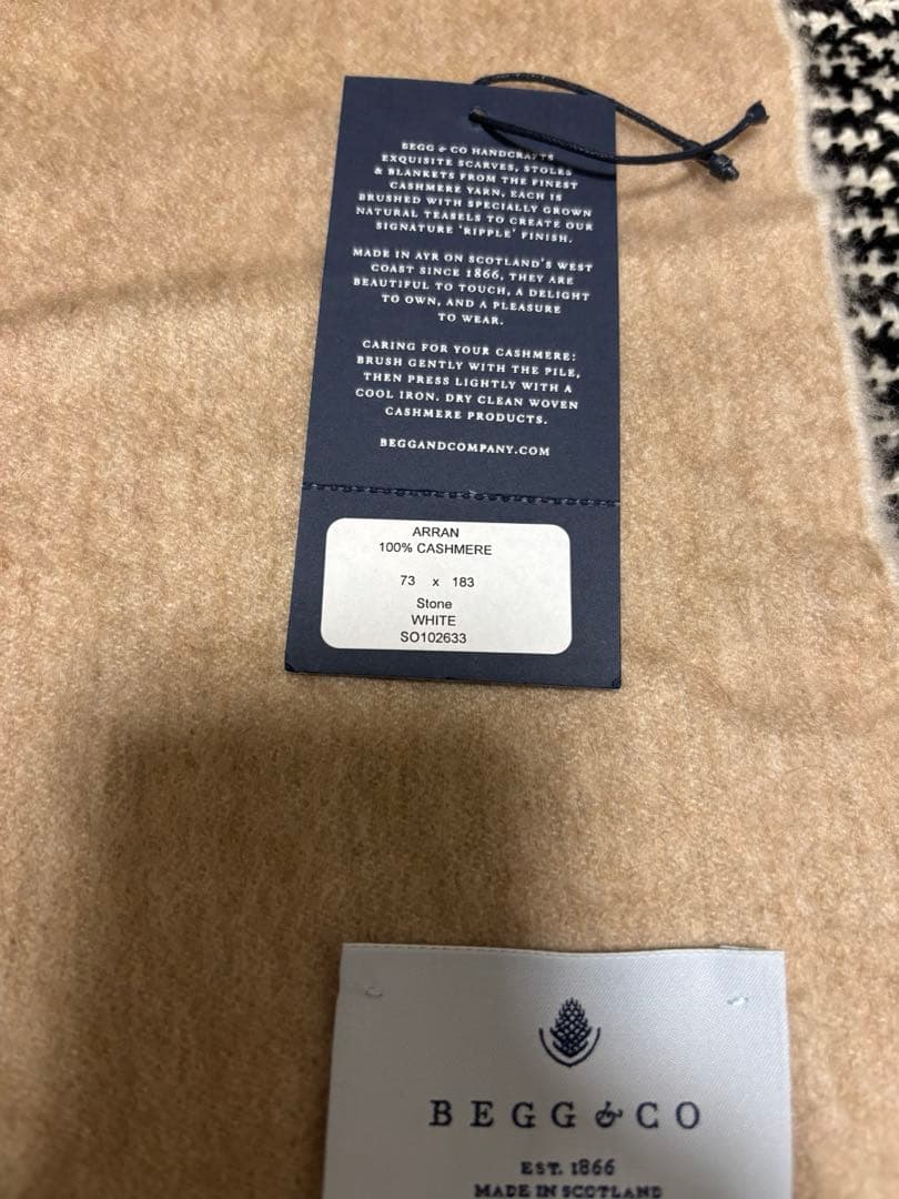 BEGG & CO ベージュ 白　大判ストール　リバーシブル