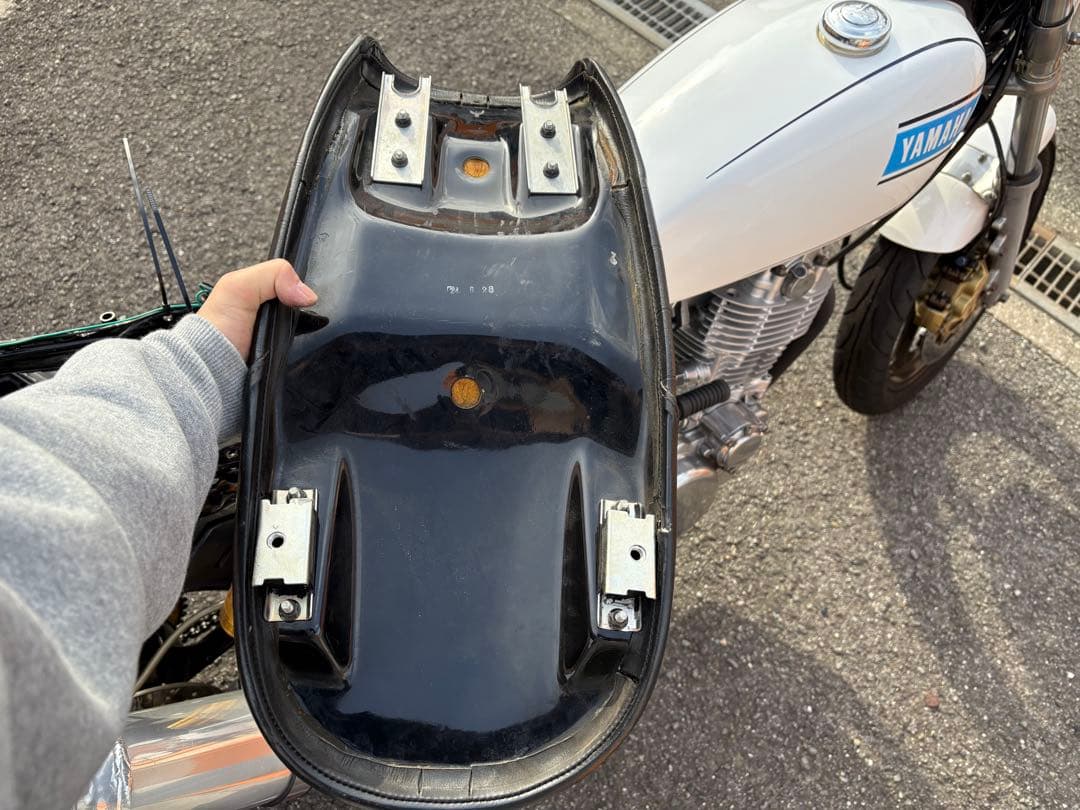 デイトナ　コージーシート　ショートロー　SR400.SR500