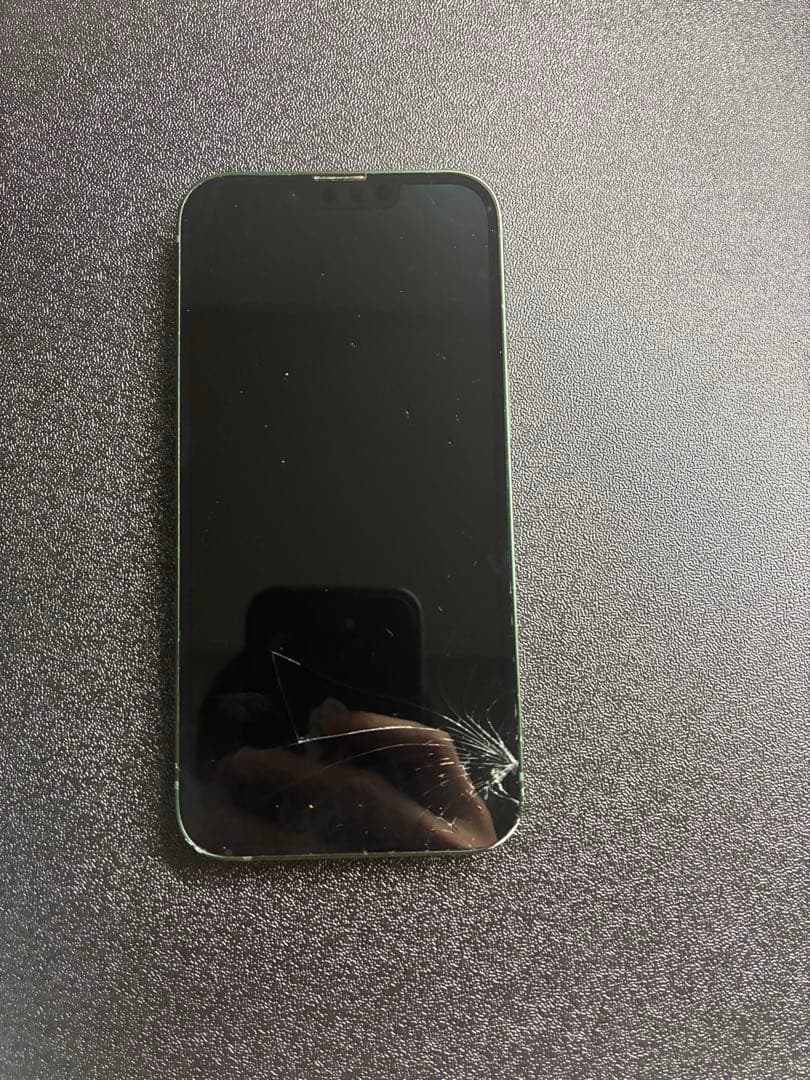 Apple iPhone 13 256GB グリーン 画面にひびあり