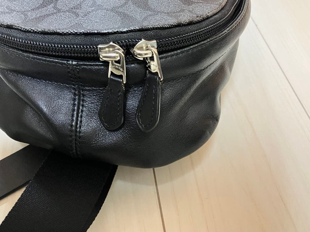 美品 コーチ ボディバッグ ショルダーバッグ クロスボディ 斜め掛け