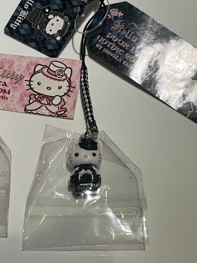 ハローキティ ストラップ 獄本野ばら